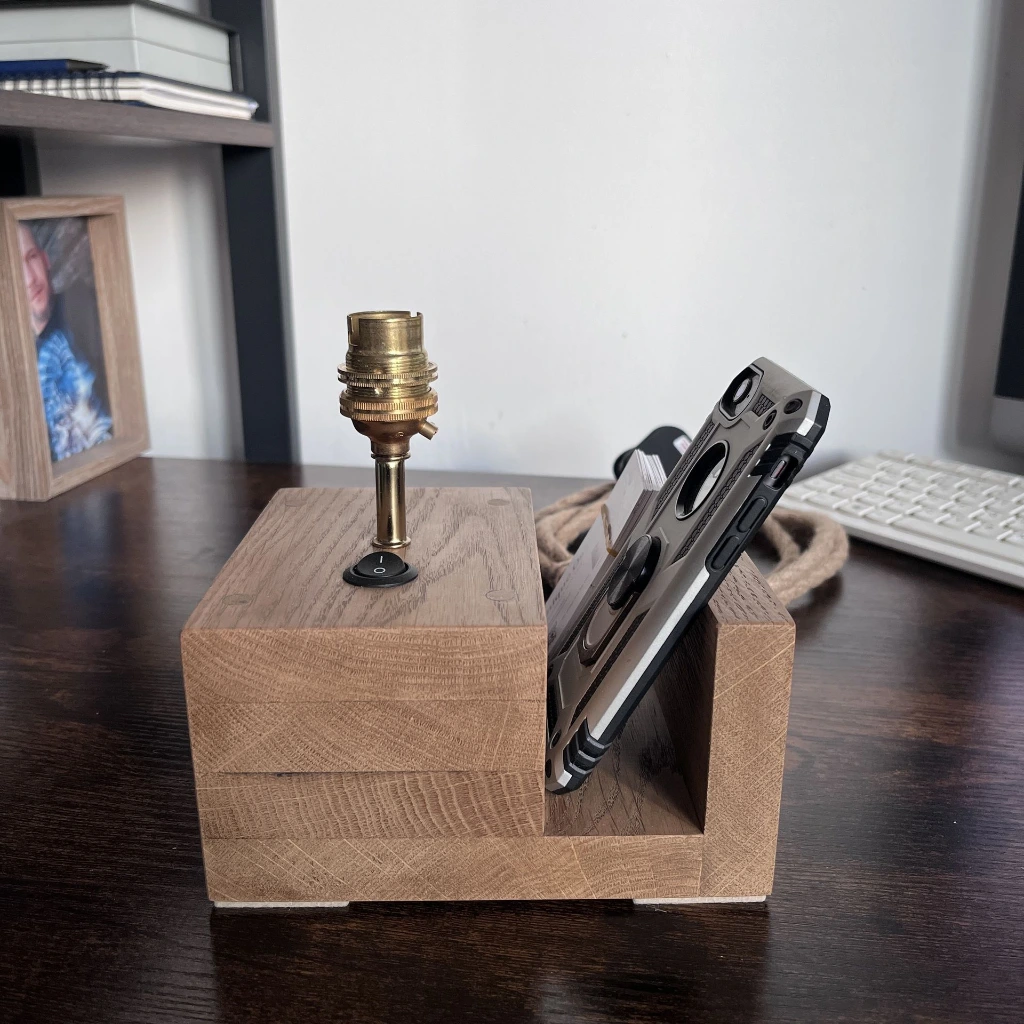 Lamp with Smartphone Holder Slot 3.webp