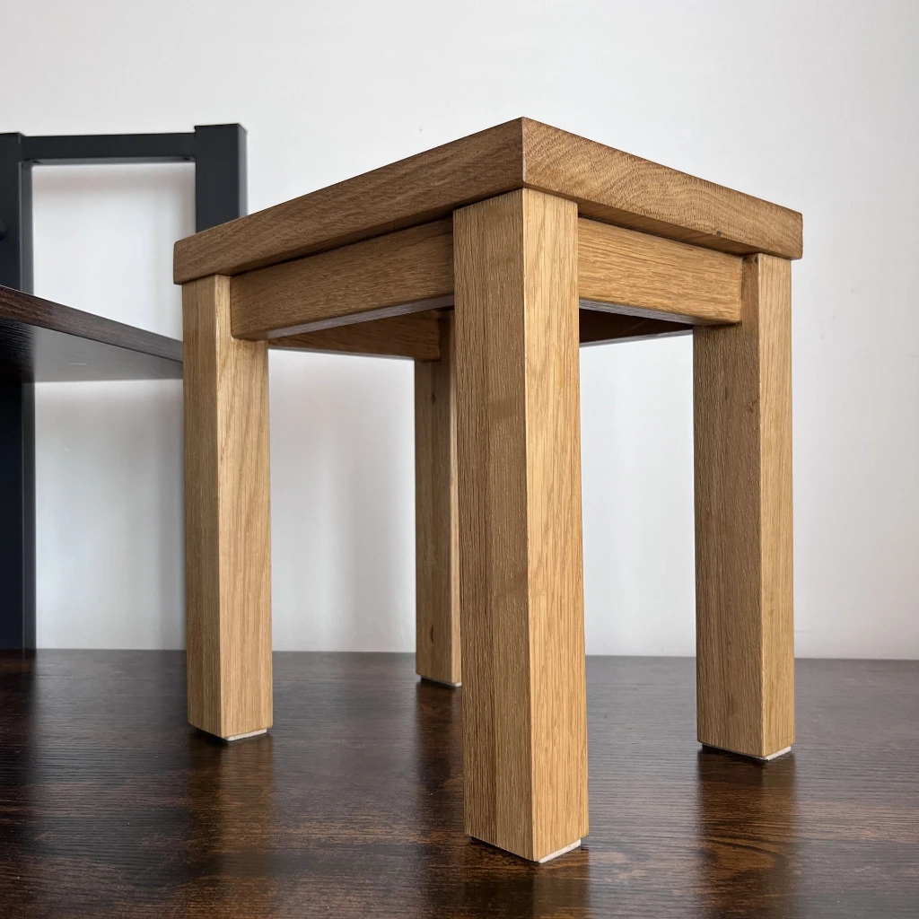Miniature English Oak Stool Display Riser, 5.webp